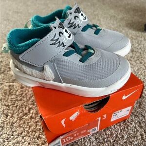 New with box - Toddler boy - Nike - Sneakers - Size 10